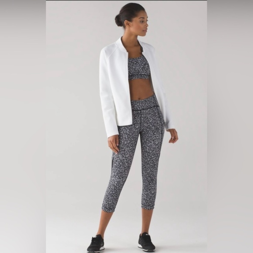 Lululemon Sole Training Crop Size 4